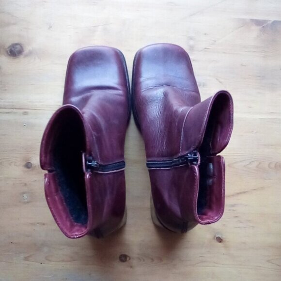 VTG Aldo Leather  Boots Burgundy Booties Sz 8  With Clutch Bag And Gloves - Picture 4 of 15